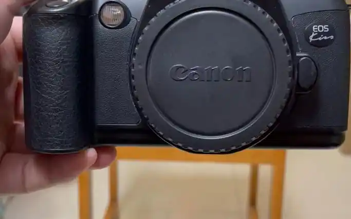 出售 佳能 eos kiss 2代 195元