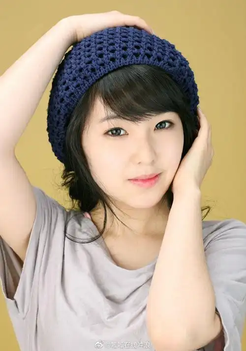 裴珠泫中学证件照