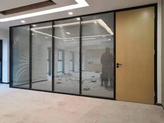 办公楼玻璃隔断办公室高隔间百叶隔断玻璃隔墙门禁系统