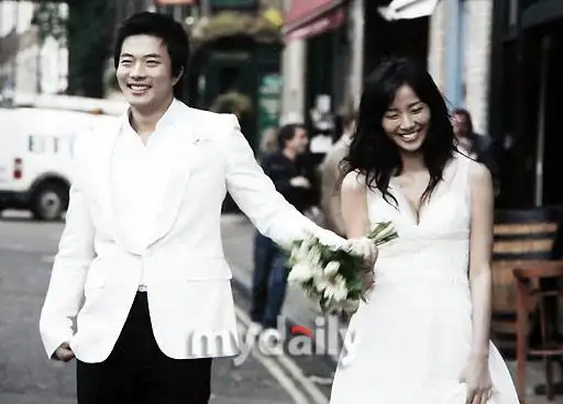 图文权相宇孙泰英拍婚纱照幸福洋溢