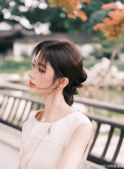 鞠婧祎女明星超like断层第一##张远苏醒给0713偷偷接活