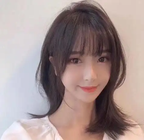 搞定长脸头发怎么梳都好看 2021长脸女生时尚修颜刘海中发设计