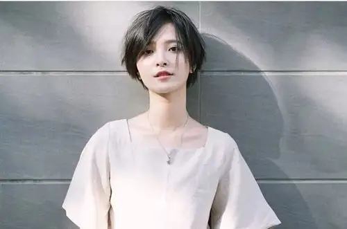 30岁短碎发自然发型女,短发图片,发型图片
