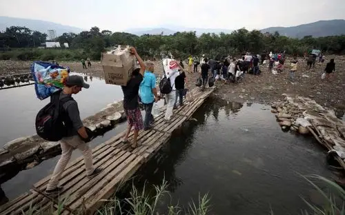 越南39具尸体撕开偷渡产业链穷真的可以逼死人