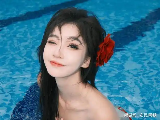 冯提莫再晒泳装美照因腰线冲上热搜网友热搜肯定是买的