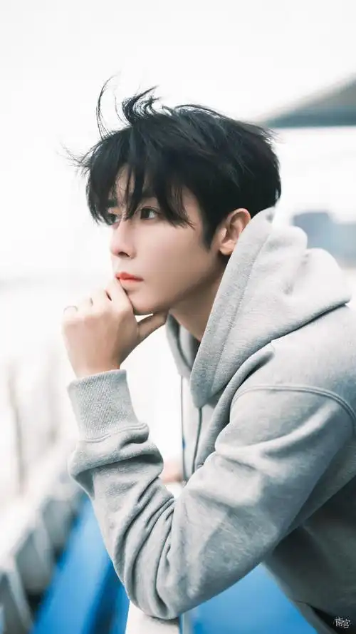 侯明昊 | 少年感_高清图集_新浪网