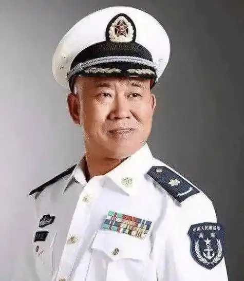 5位有着军衔的明星,潘长江属于正师级干部,金星竟是军长级别?