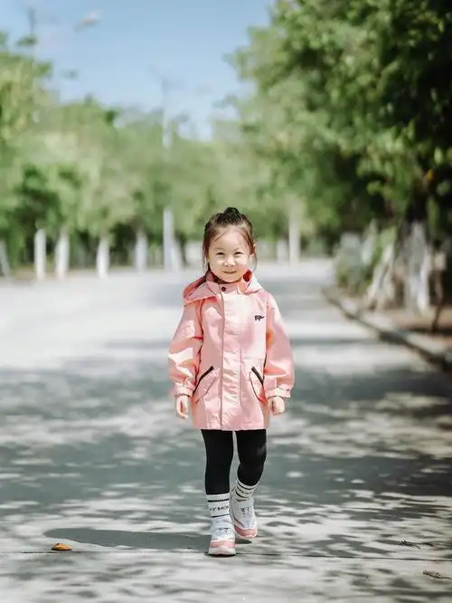 4岁小女孩的冬日穿搭