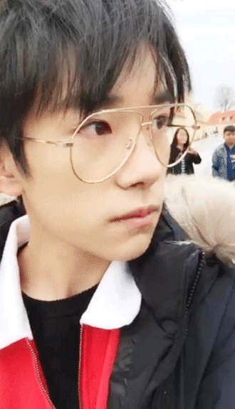 易烊千玺 丹麦 梨涡笑 甜