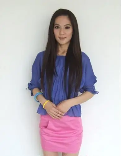 敖铭,女,江苏卫视《非诚勿扰》节目嘉宾,因为参加这个节目而在网络上