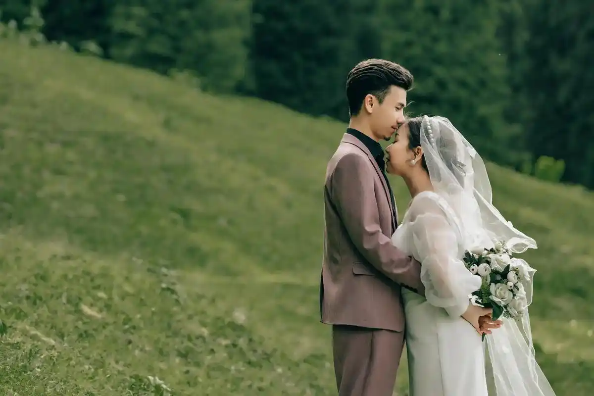 外景婚纱照 #作品分享 #喜欢化妆画眉的关注我吧  - 抖音