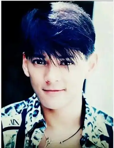 睫毛长长的大眼睛大美人儿啊!,莫少聪年轻时长得可真好看啊!