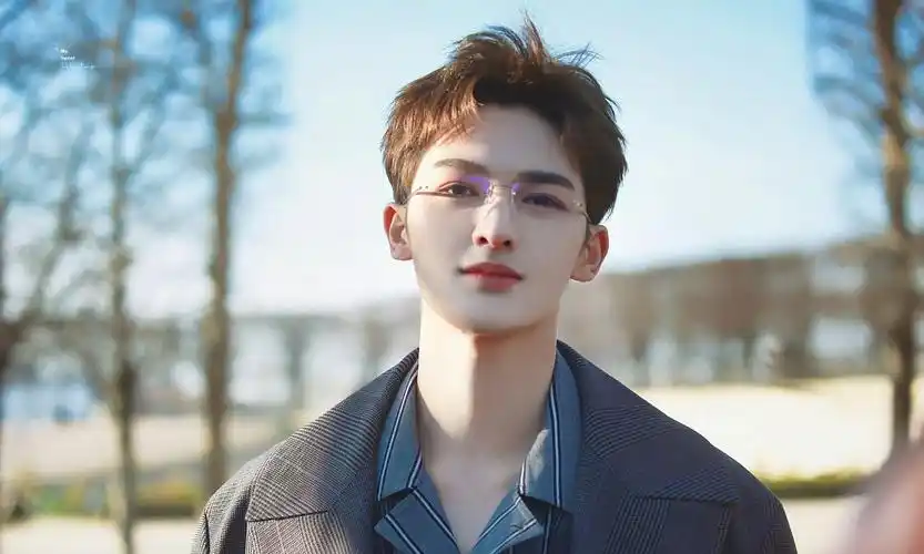 如何看待李易峰昨晚发声明,如何看待李易峰昨晚发声明的人 - 叽里星座