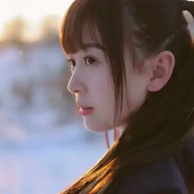 高清女头像侧脸干净 唯美有气质好看的美女头像