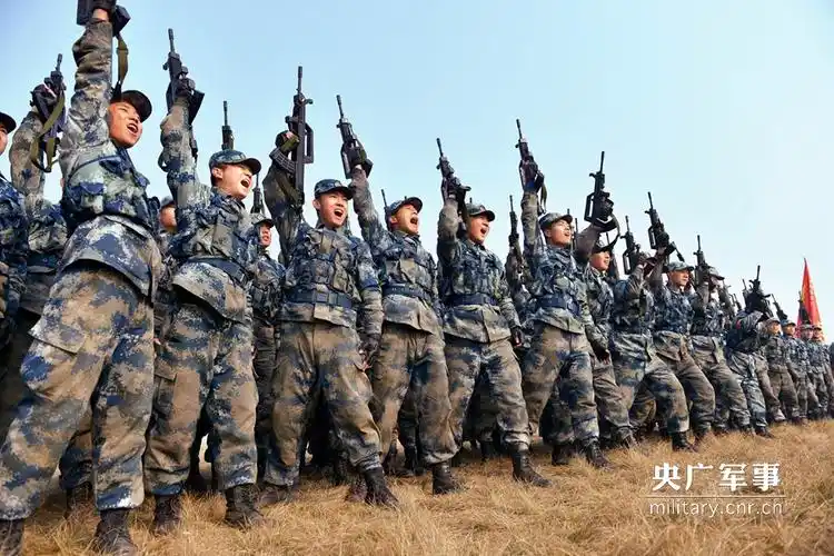 走进中部战区空军,看军事记者镜头下的新兵下连队