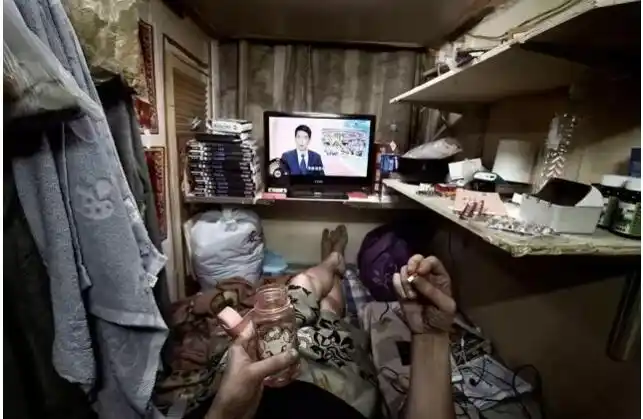 15呎棺材房 远逊房署规定人均居住空间