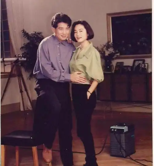 近年来,坊间传闻林青霞与邢李源的婚姻出