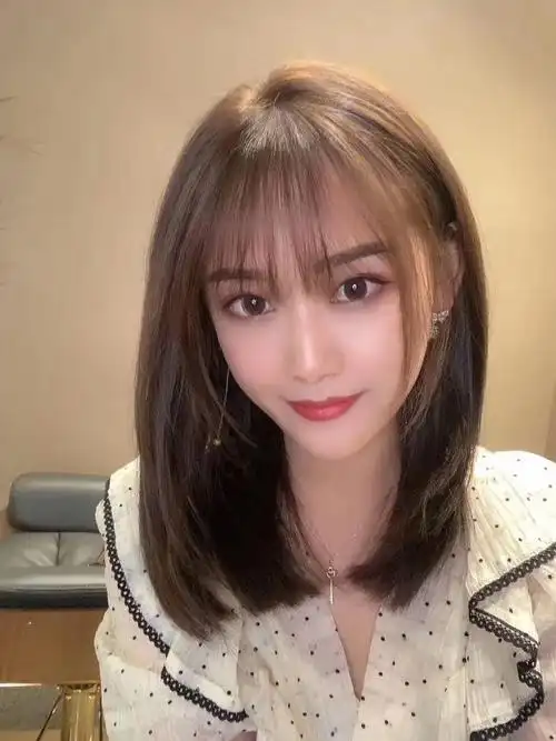 秋冬新款女生减龄发型初恋发型女生中长发