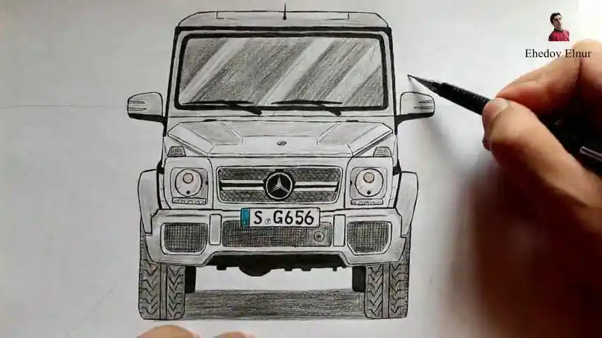 小伙用铅笔手绘一台奔驰大g