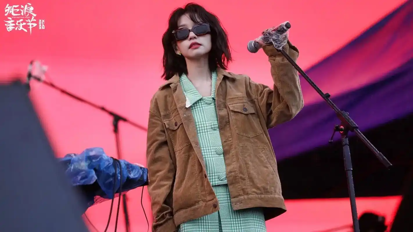 房东的猫#房东的猫 #矩浪音乐节 #音 - 抖音