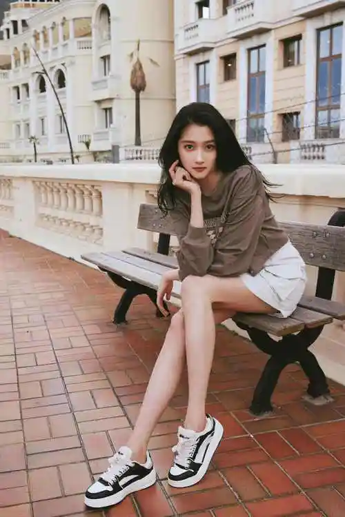 关晓彤摩纳哥库存街拍96 拥有夏日的法式浪漫,在街头驻足……_高清