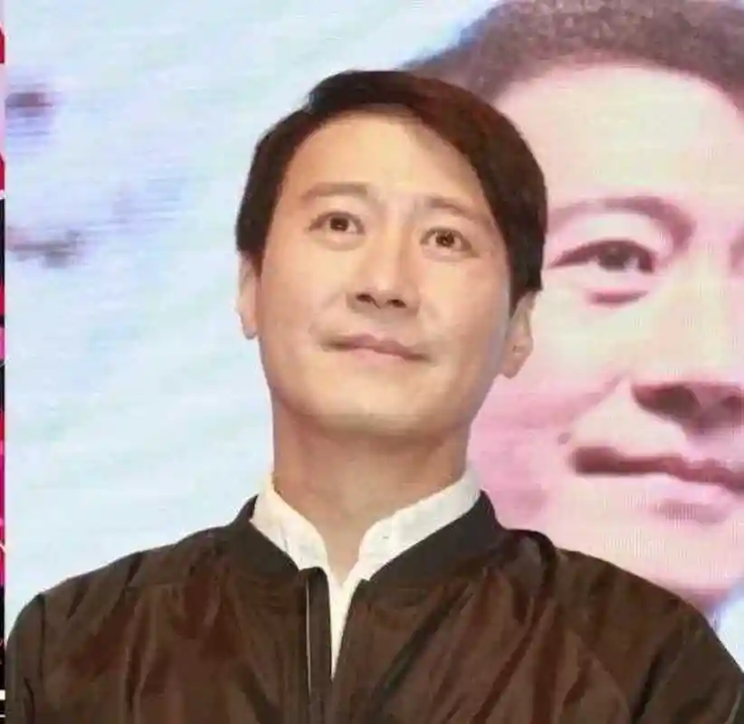 黎明宣布开演唱会,演出日子撞正杨千嬅演唱会,有套票要$13000张系咩