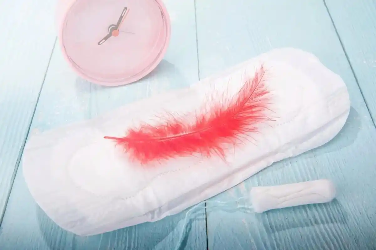 养生 月经"鲜血"变"黑血",是谁弄脏了你的大姨妈? - 抖音