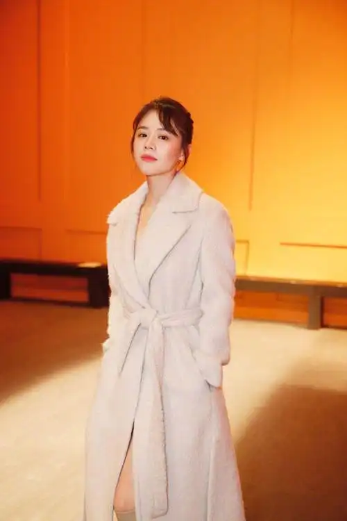 《我们天上见》,因为姨妈蒋雯丽的资源加上妈妈蒋文娟这个资深经纪人