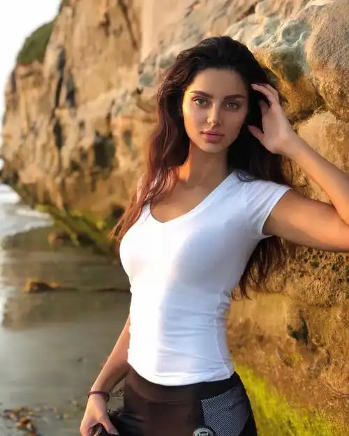 天使面孔,魔鬼身材,「伊朗第一超模」让人只看一眼,就不能自拔