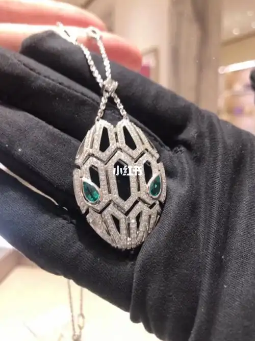 宝格丽入门高珠绿宝白金蛇头项链