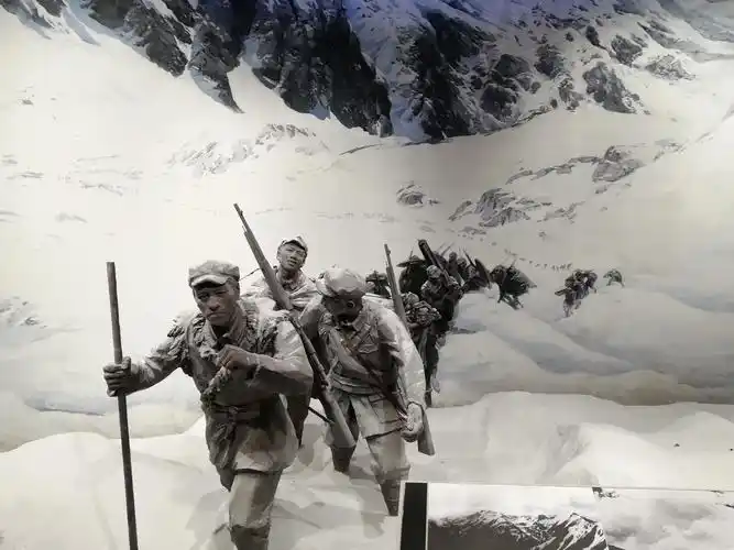 6.过雪山草地雪皑皑,野茫茫,高原寒,炊断粮.