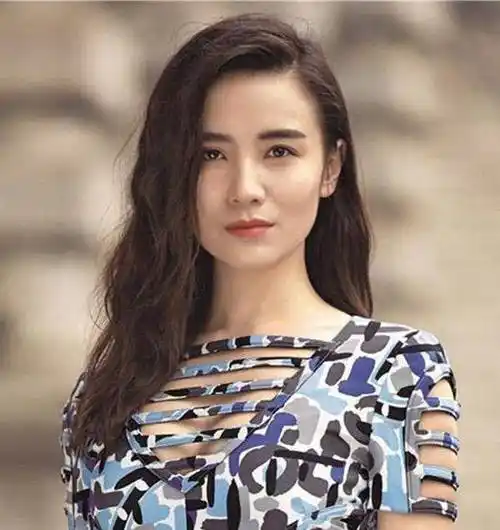 原创性情女人宋佳已过40至今未婚看她的爱情令人心疼