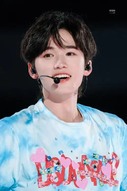 宋亚轩 十九无垠轩邈近云霄