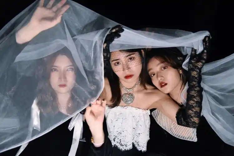 救命洪湖公园就能拍到redvelvet团照啦