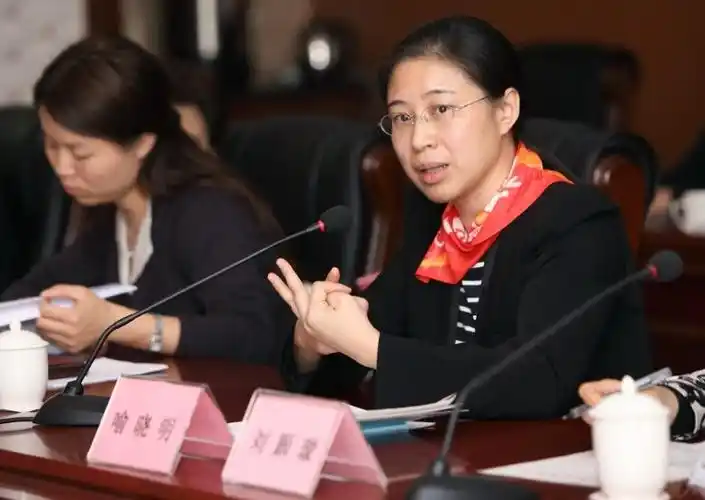 喻晓明律师参加了2010年广东省女律师工作座谈会