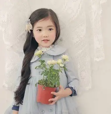 10款小女孩长发梳发发型,那么小就美萌有气质了!