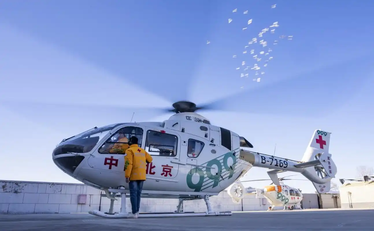 冬奥鲜探16救护紧急任务收到直升机5分钟抵达赛场