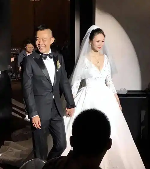 原创离婚后她只字不提前夫侯勇辛苦拍戏只为养活女儿如今越活越年轻