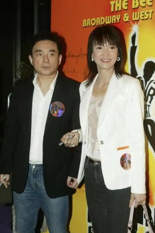 56岁吕方为迎接新生儿豪掷千金小屋换大屋,常年四处登台身家过亿