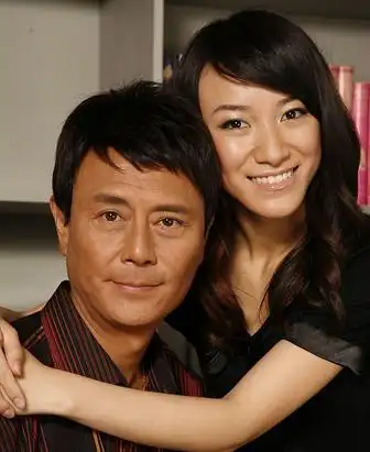 刘德凯两任妻子资料介绍