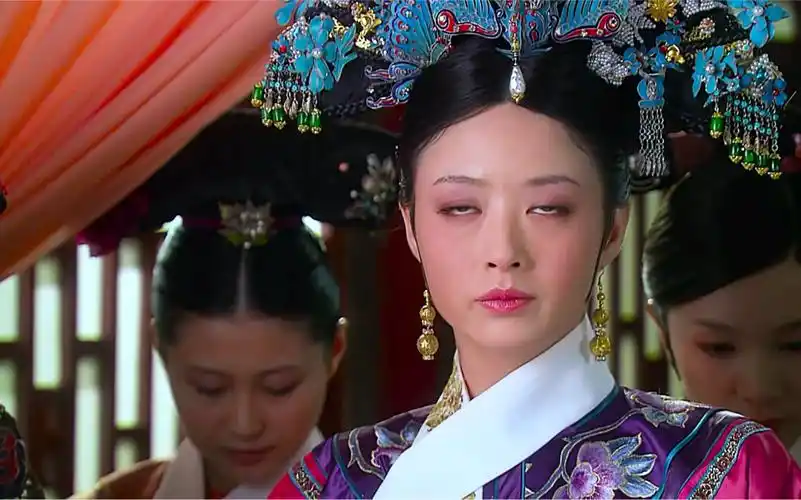 华妃凉凉的翻白眼真是绝了,竟然带动所有人翻白眼.