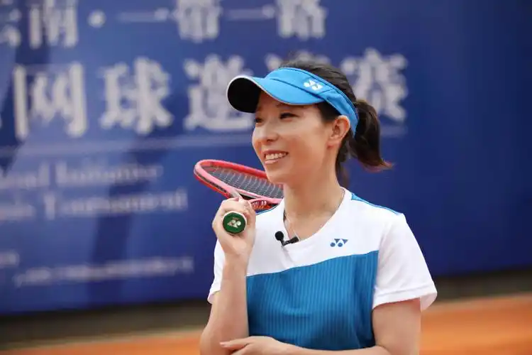 放下"副主任" 当上"推广人" 郑洁:网球铸就七彩人生