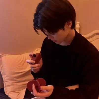 ins小清新文艺范男头冬天第一颗(_男生头像_我要个性网