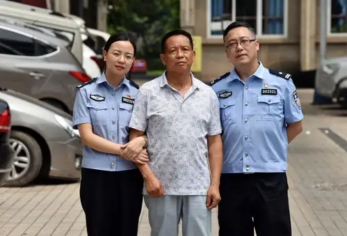 忠诚·影响·传承 一家三代讲述警察故事