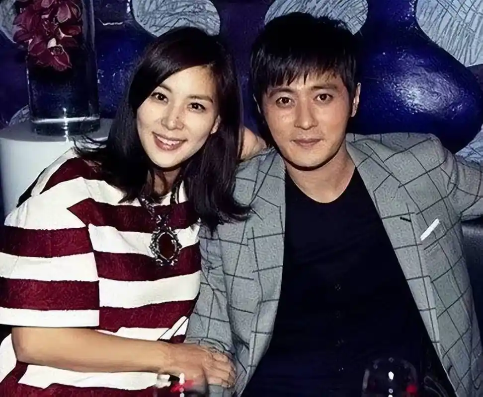 韩媒曝顶级明星偷税3亿韩元,传张东健老婆高小英,网友嘲金额小_偷漏税