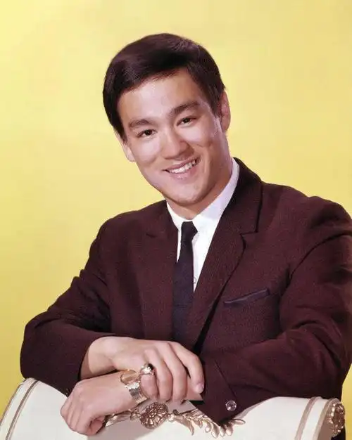 一代功夫之王传奇李小龙[99幅珍贵图独家珍藏]_手机搜狐网