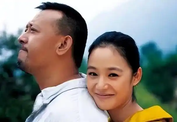 回顾周韵婆媳矛盾不断丈夫姜文苦不堪言她刚柔并济化解恩怨