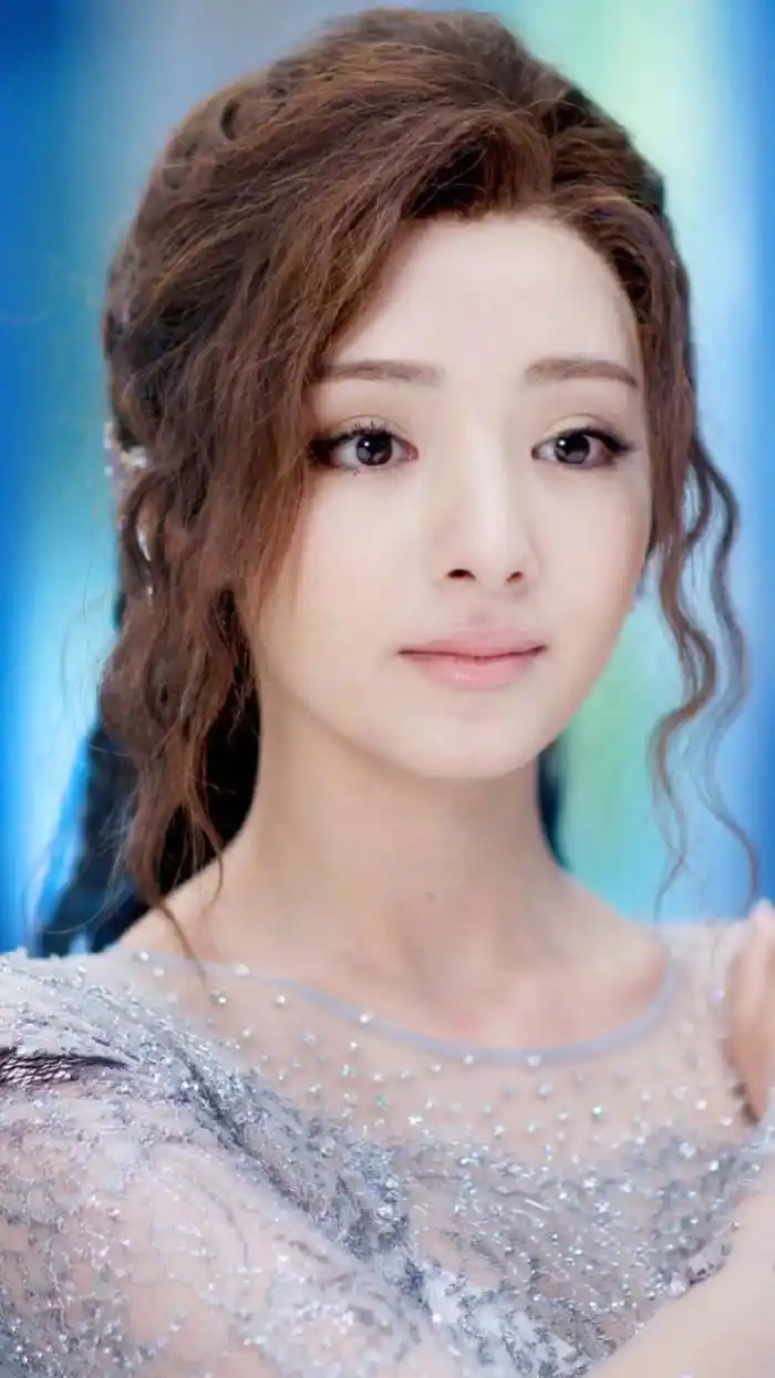 来自维吾尔族的小仙女,异域之美麦迪娜