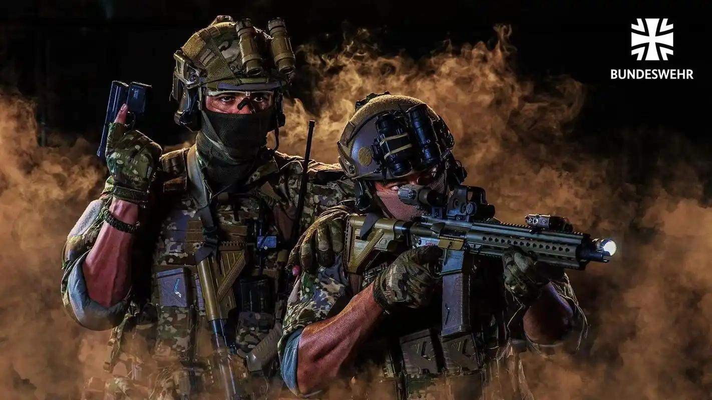 德军ksk特种部队宣传照 德军最精锐的特种部队ksk,配备最好的战术装备