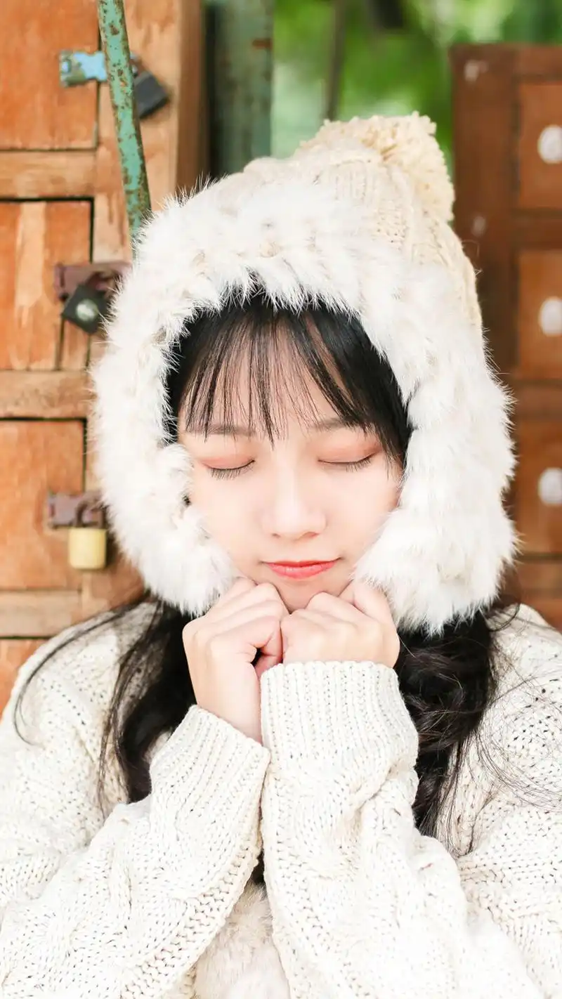 可爱俏皮美少女养眼写真图片手机壁纸